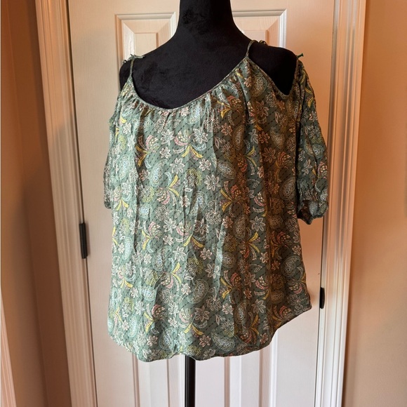 Victoria's Secret cold shoulder Green Floral Blouse size s/p/ch - Picture 2 of 8